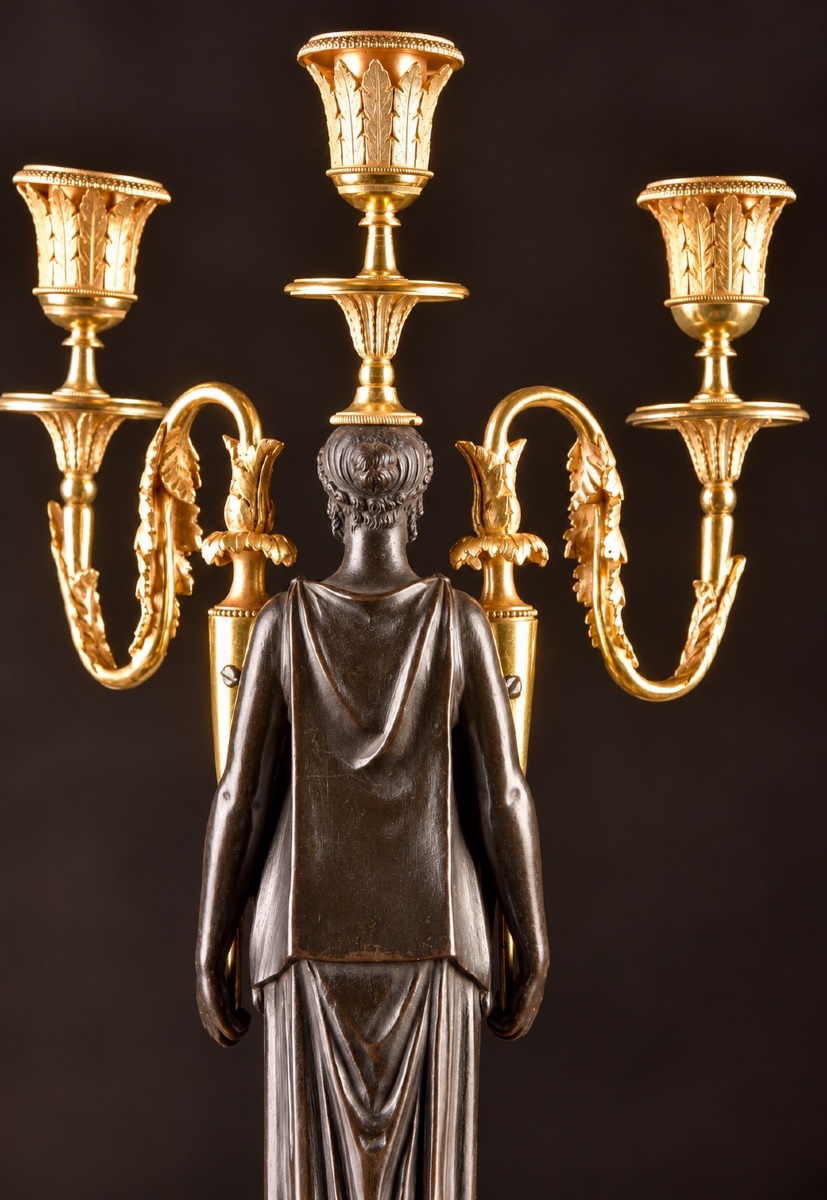 Paire d’importants candélabres Empire aux cariatides – Bronze patiné et doré-photo-4