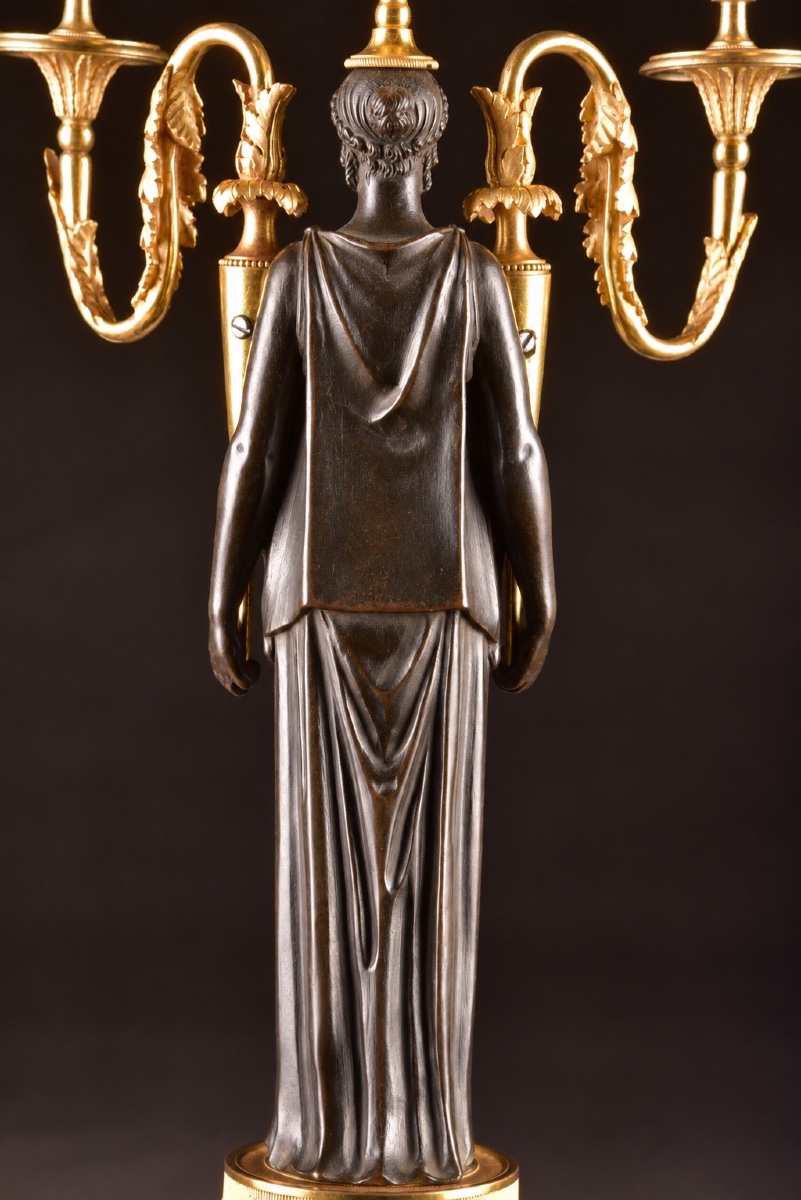 Paire d’importants candélabres Empire aux cariatides – Bronze patiné et doré-photo-2