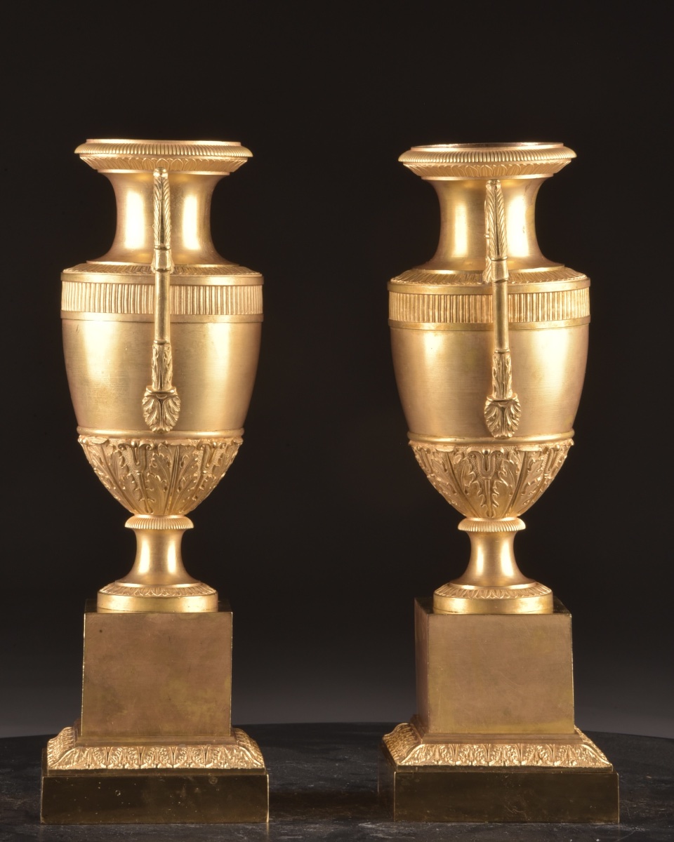 Paire de vases amphores en bronze doré d’époque Empire, vers 1810–1820-photo-2