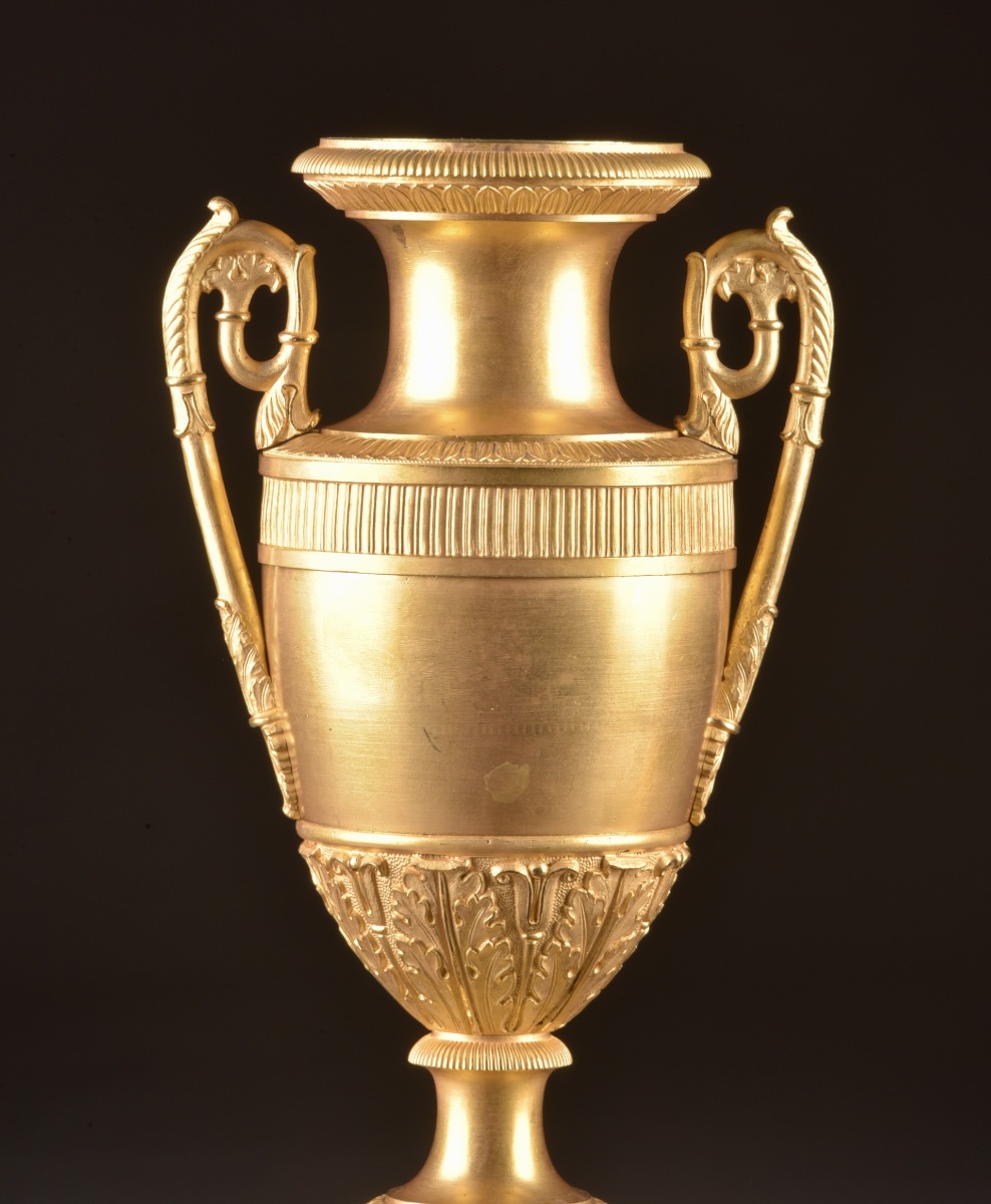 Paire de vases amphores en bronze doré d’époque Empire, vers 1810–1820-photo-4