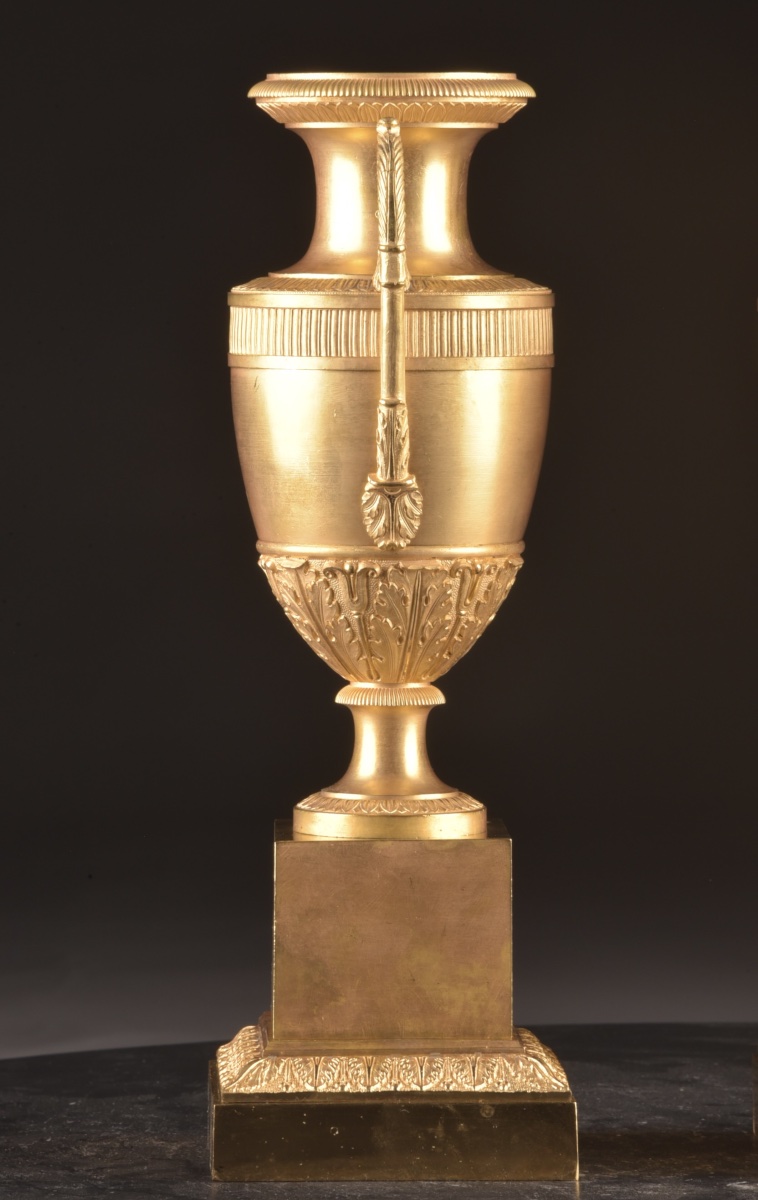 Paire de vases amphores en bronze doré d’époque Empire, vers 1810–1820-photo-2