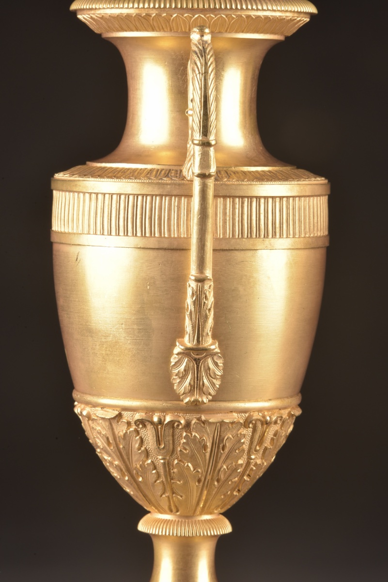 Paire de vases amphores en bronze doré d’époque Empire, vers 1810–1820-photo-3