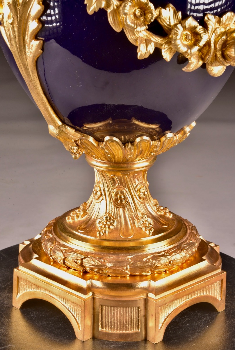 Grand vase en porcelaine bleu cobalt et bronze doré – Époque Napoléon III-photo-5