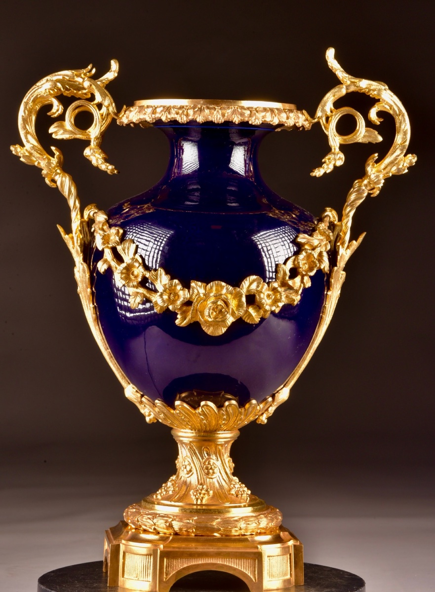 Grand vase en porcelaine bleu cobalt et bronze doré – Époque Napoléon III
