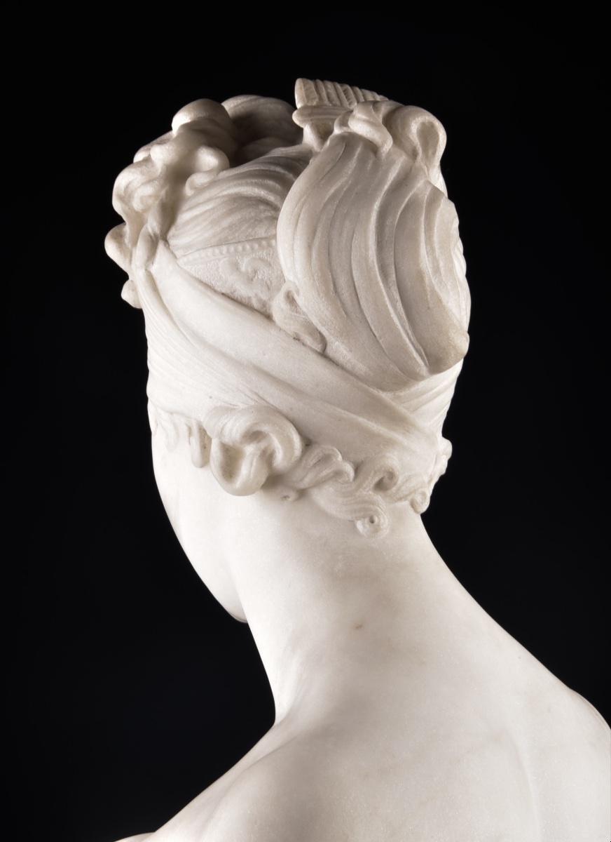 Madame Récamier – Magnificent Neoclassical Bust In Carrara Marble-photo-3