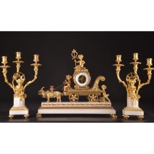 Ensemble de pendule en bronze doré d’époque française, fin du XIXᵉ siècle