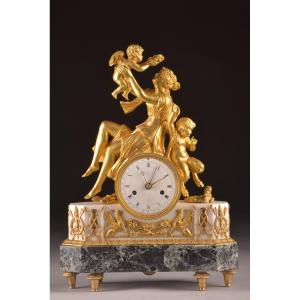 Pendule Louis XVI au groupe allégorique de l'Amour France, fin du XVIIIe siècle