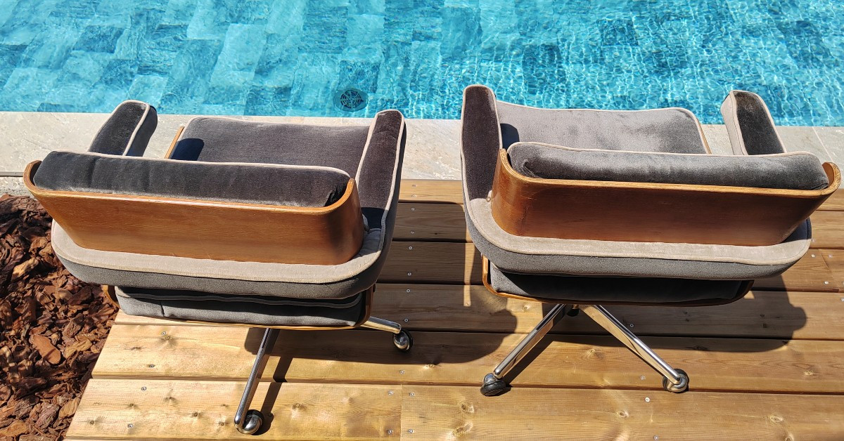 Paire de fauteuils 1960 édité par Marcom design Alain Richard (1926-2017) gris taupe -photo-1