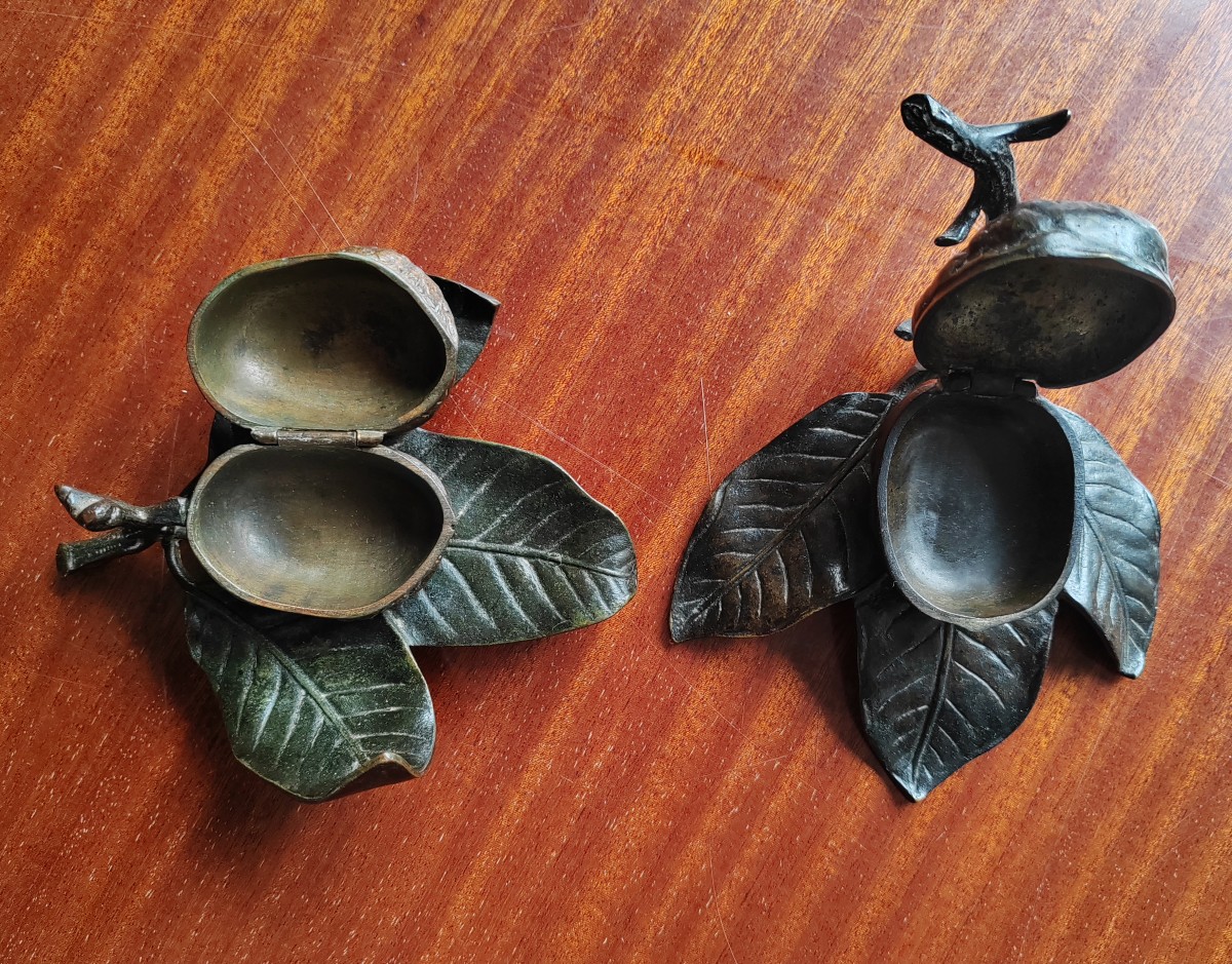 2 Sculpture Inkwells In Naturalist Bronze With Walnut Decoration-photo-3