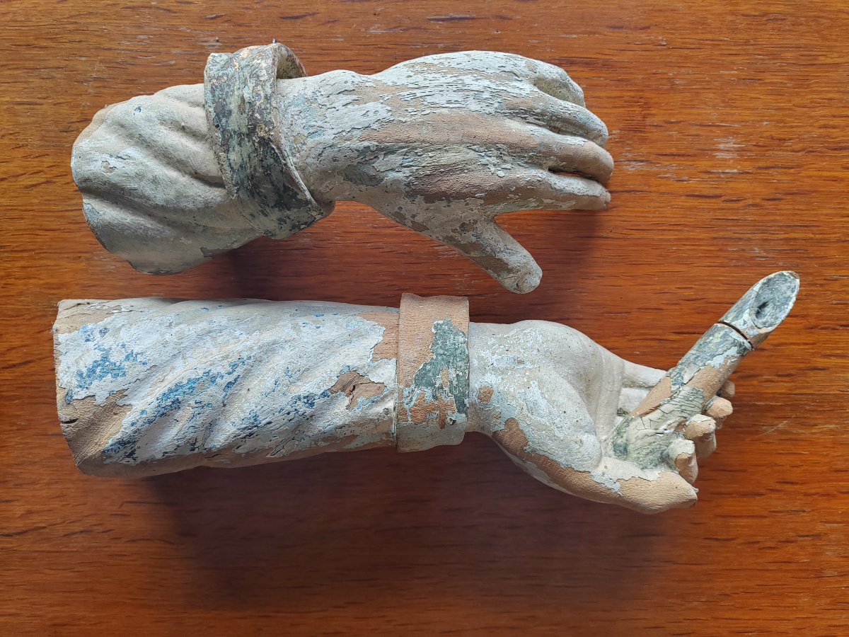 Grande paire de mains en bois sculptés 18 ème -photo-4