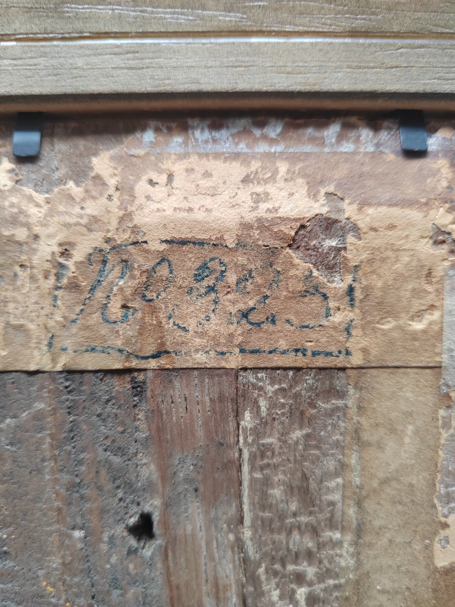 Bunches Of Grapes On A 17th-century Entablature -photo-2