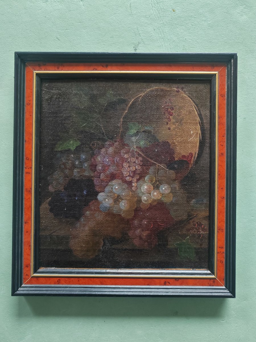 Bunches Of Grapes On A 17th-century Entablature 