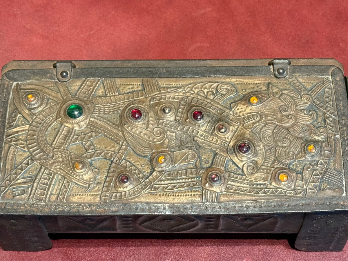 Coffret en fer et cabochons signé Alfred Daguet.-photo-3