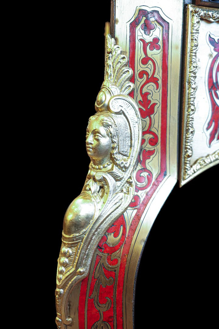 Bonheur Du Jour In The Office-photo-3