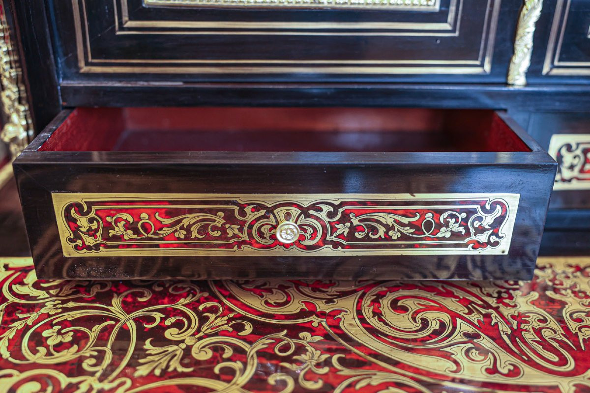 Bonheur Du Jour In The Office-photo-2