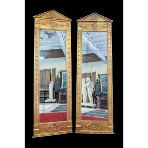 Paire de grand miroir en bois doré