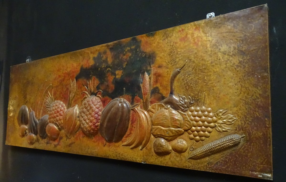 imposante sculpture en cuivre repoussé a décor de fruit exotique, datée et signée 1963 ou 83-photo-3