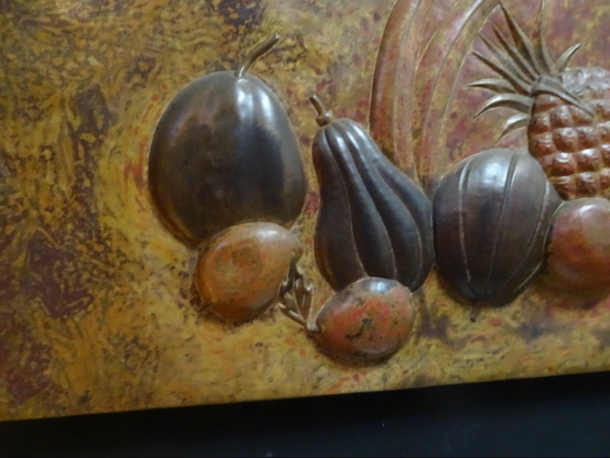 imposante sculpture en cuivre repoussé a décor de fruit exotique, datée et signée 1963 ou 83-photo-1
