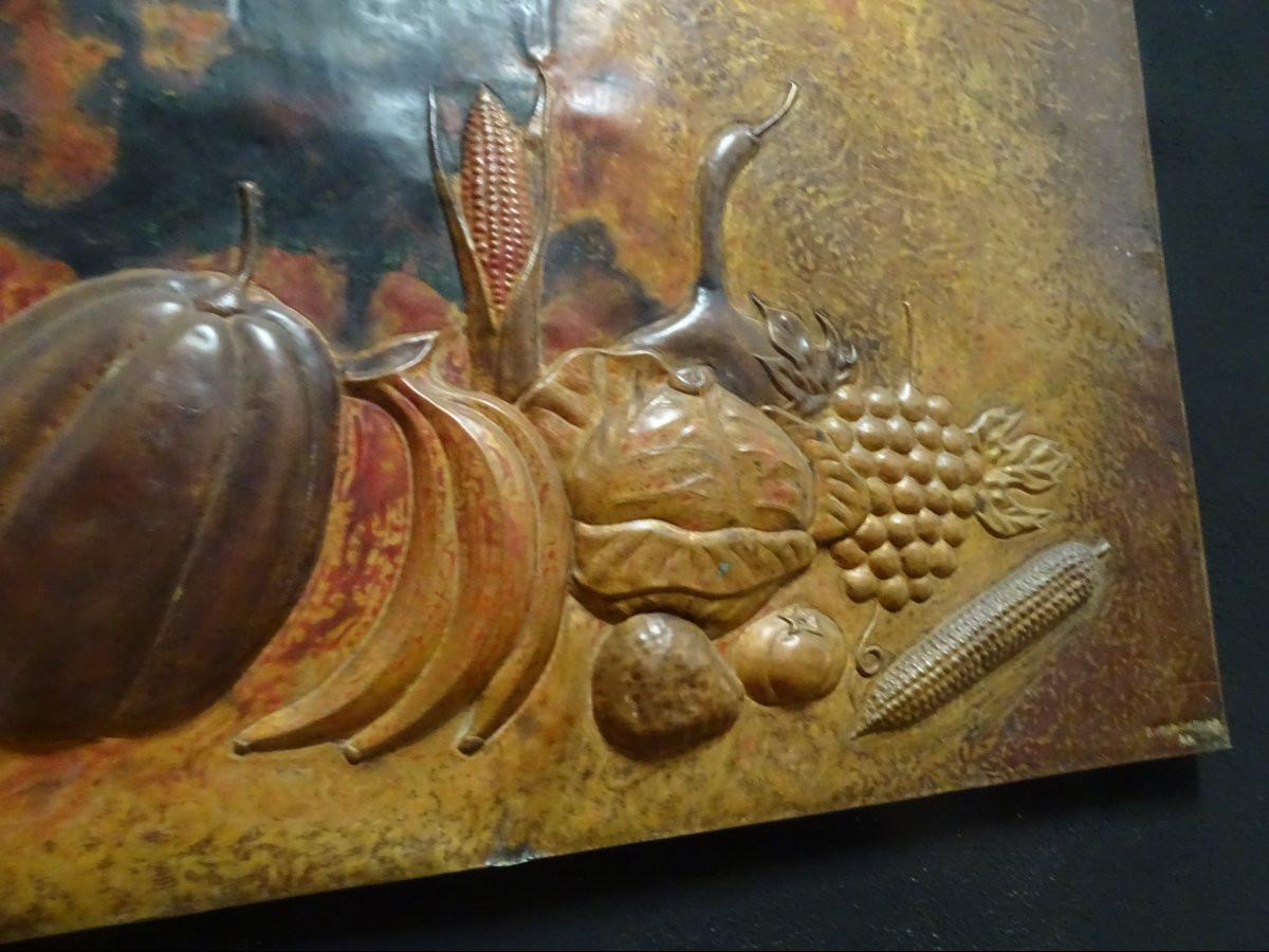 imposante sculpture en cuivre repoussé a décor de fruit exotique, datée et signée 1963 ou 83-photo-3