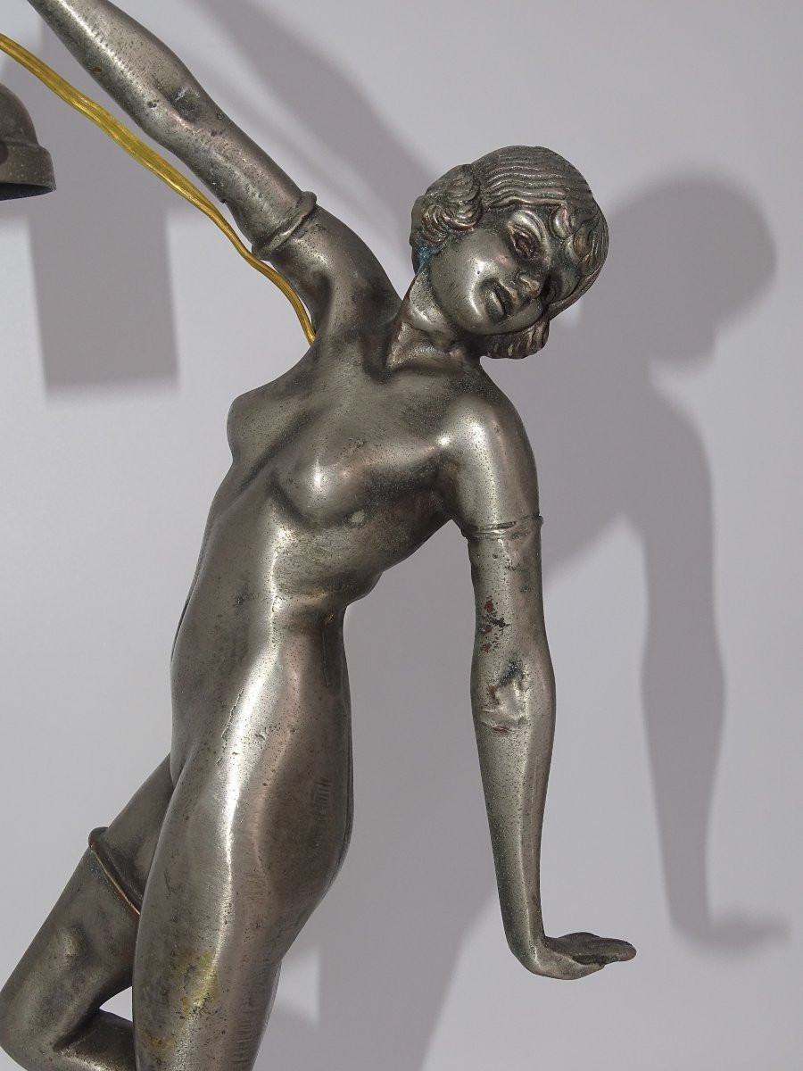 pied de lampe en bronze représentant une femme nue d'époque art déco-photo-1