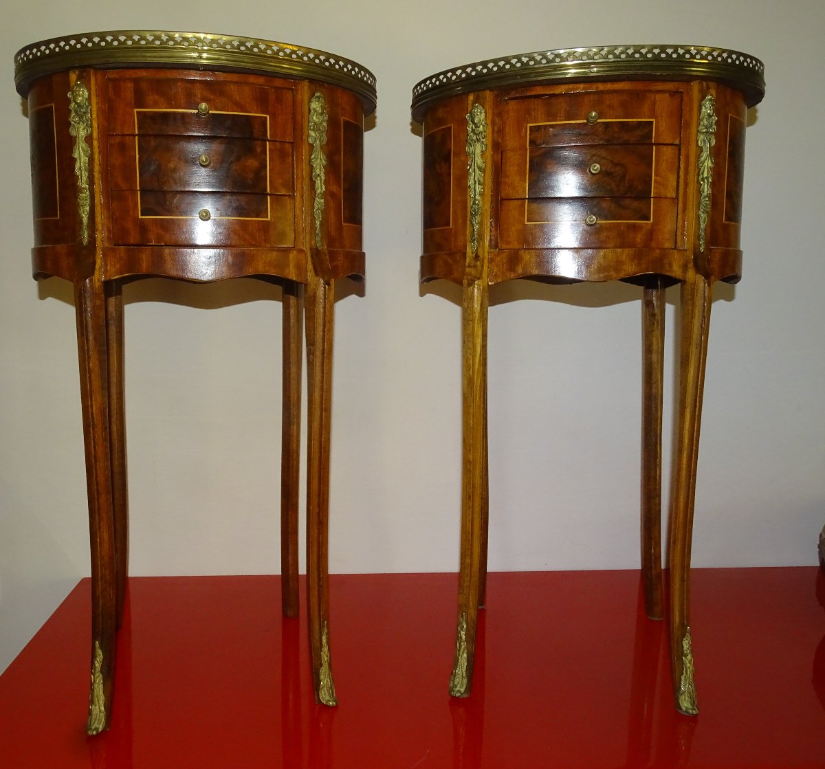 Pair Of Louis XV Style Bedside Tables In Marquetry And Bronze-photo-2