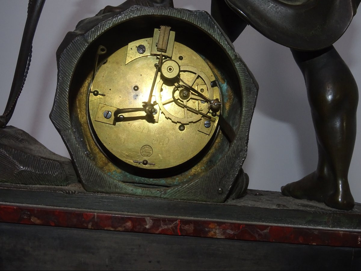 grande pendule en marbre et bronze a décor de guerrier romain époque XIXème-photo-6