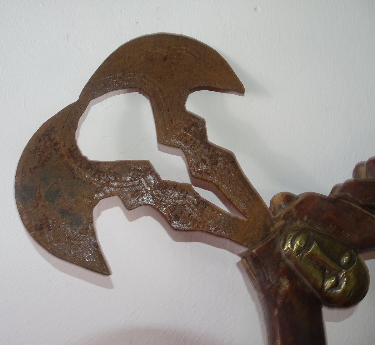 hache de cérémonie ou monnaie songyé, Collection Du Docteur Jean Redor.-photo-3