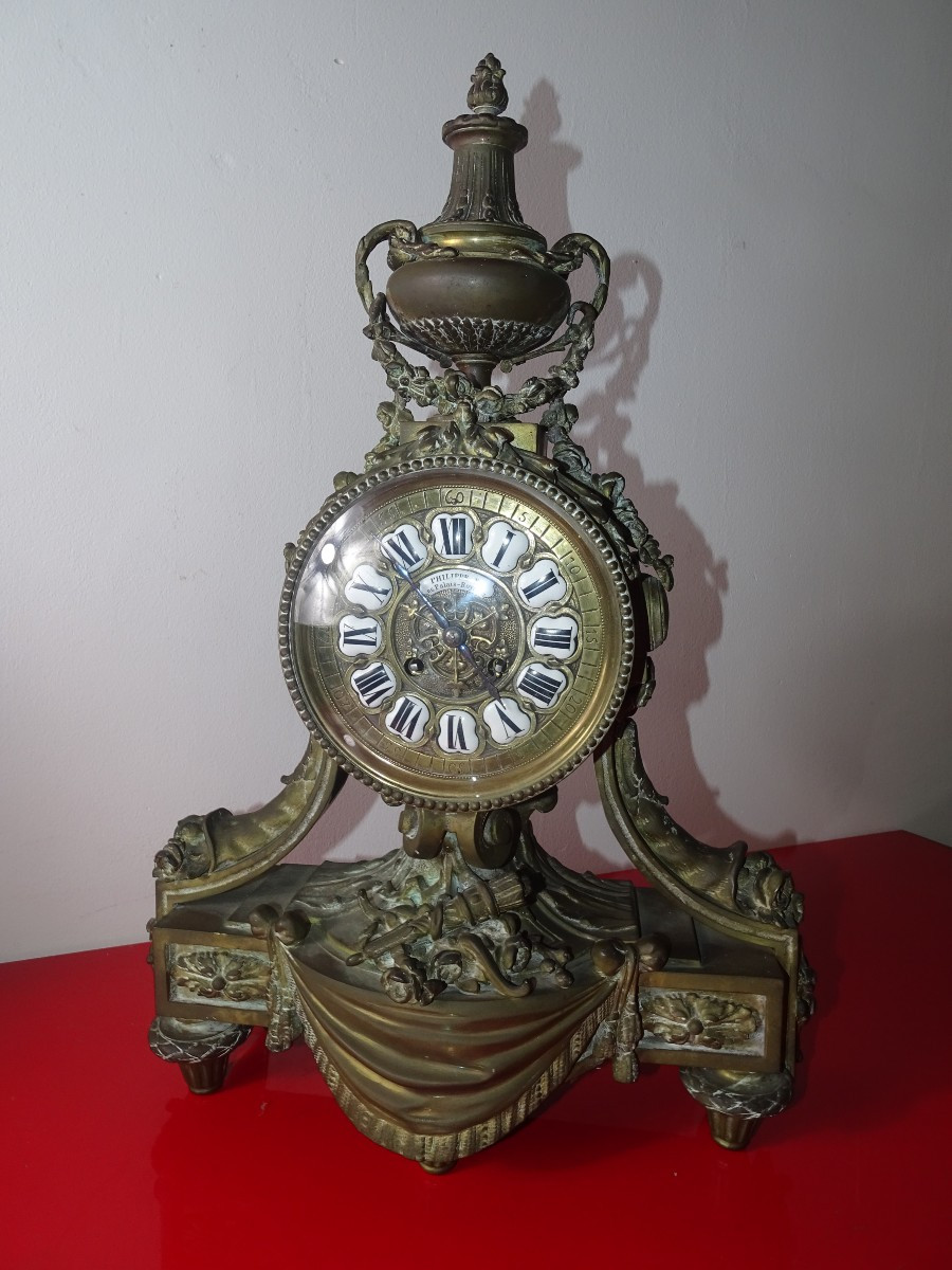 Bronze Clock By G. Philippe For Palais Royal, 1870. Height: 53 Cm