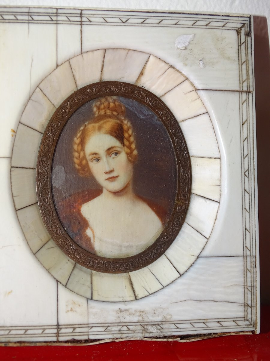 2 miniatures en os ou ivoire du XIX ème, portraits jeune femme-photo-2