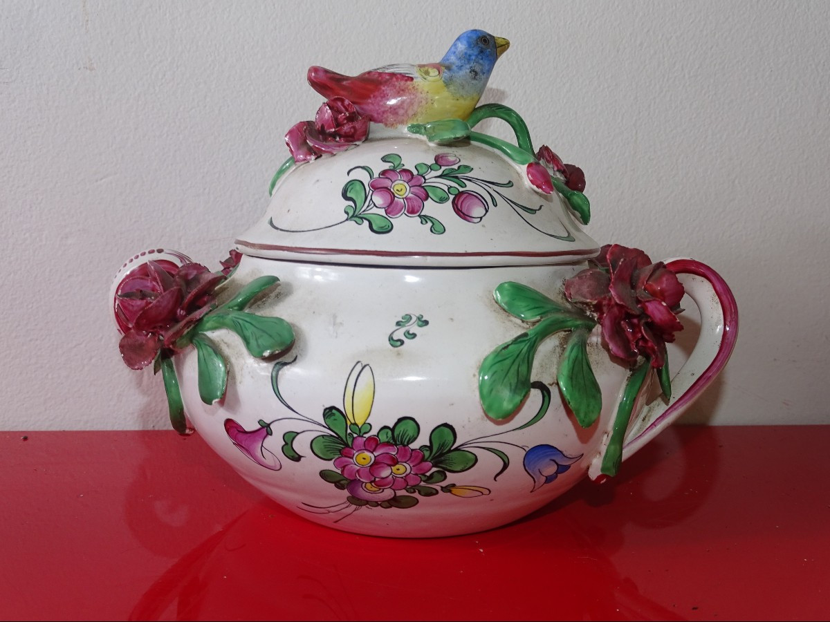 Covered Pot In Old Strasbourg Earthenware With Bird And Flower Decoration, 19th Century