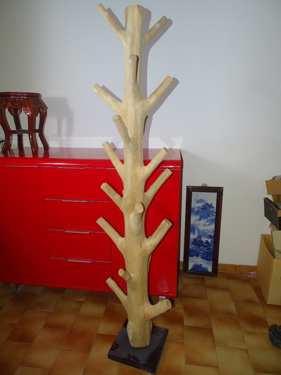 Porte manteau brutaliste en bois de Suar, design, 197 cm