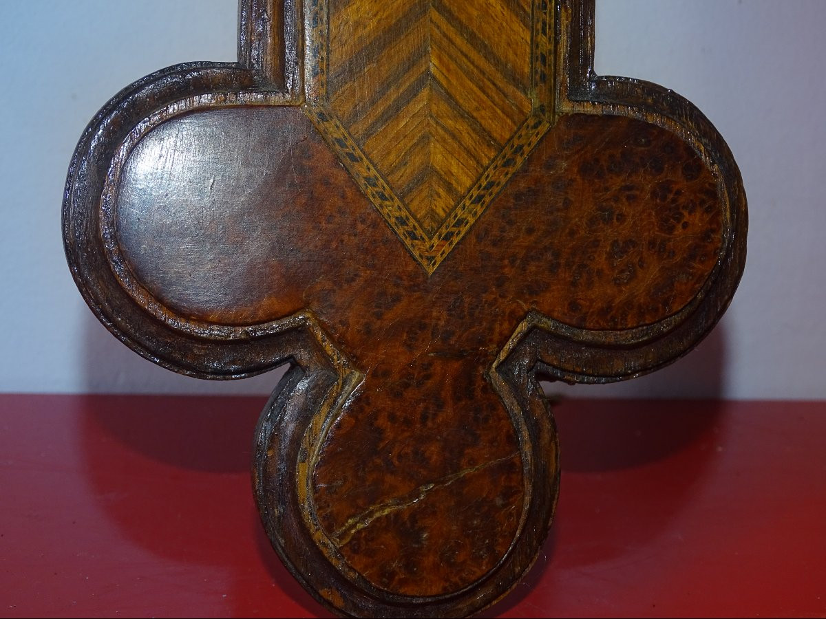 crucifix, christ mural sculpté du XIXème, marqueterie fine-photo-3