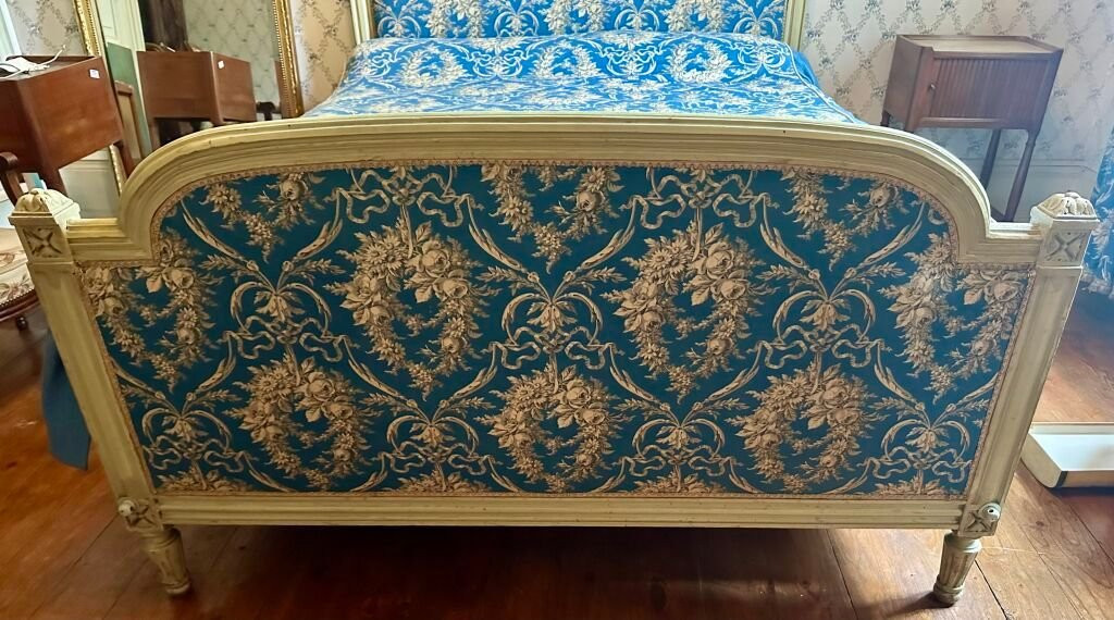 Louis XVI Period Upholstered And Reupholstered Bed, 18th Century-photo-3