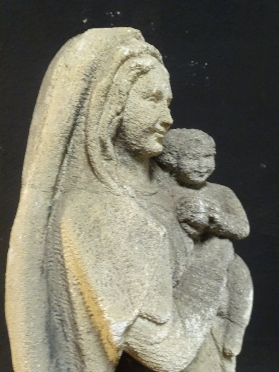 Statue Of The Virgin And Child, 18th-century Stone Sculpture-photo-1