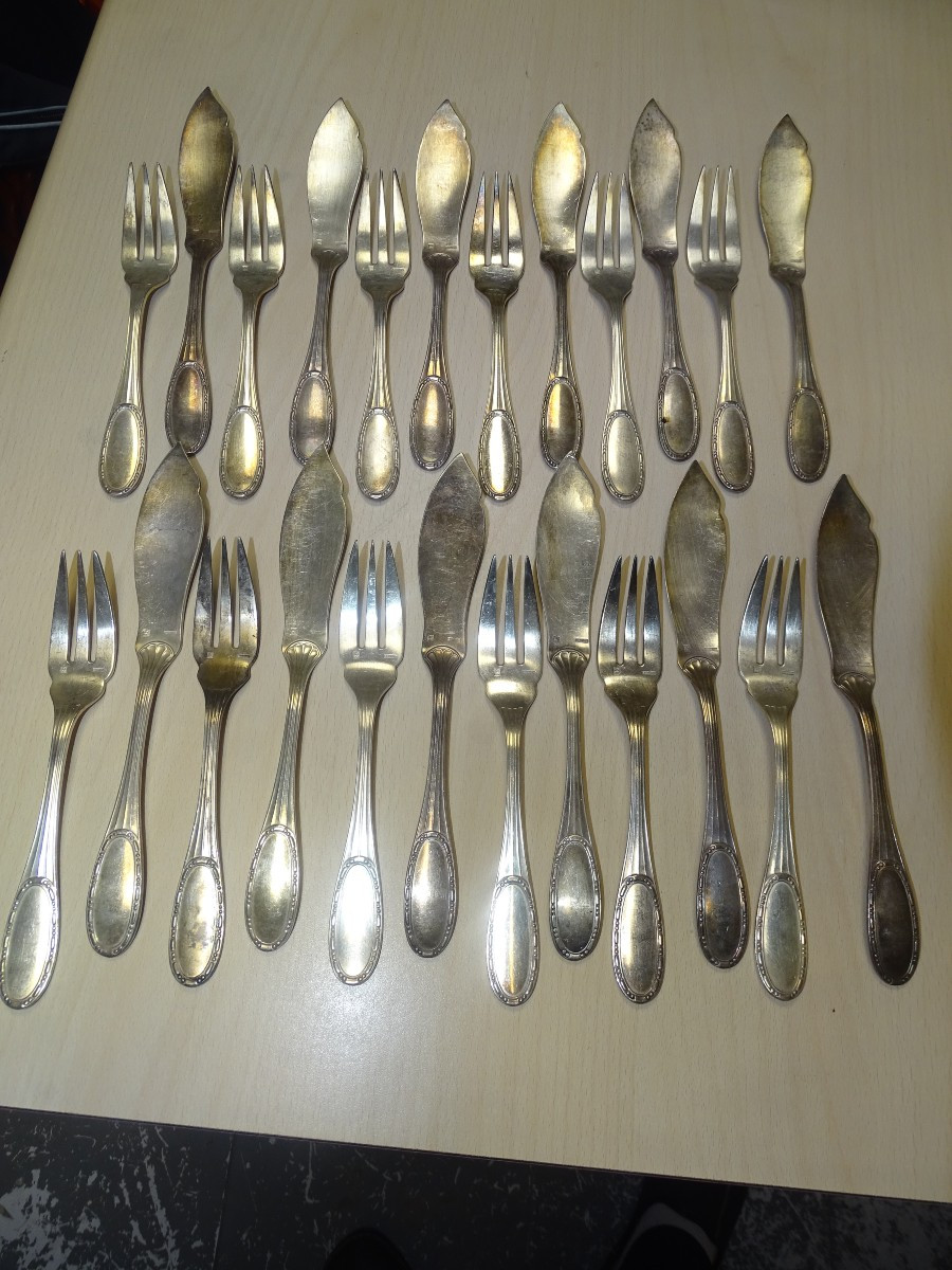 12 couverts à poisson ERCUIS modèle ARTOIS métal argenté Couteaux Fourchettes