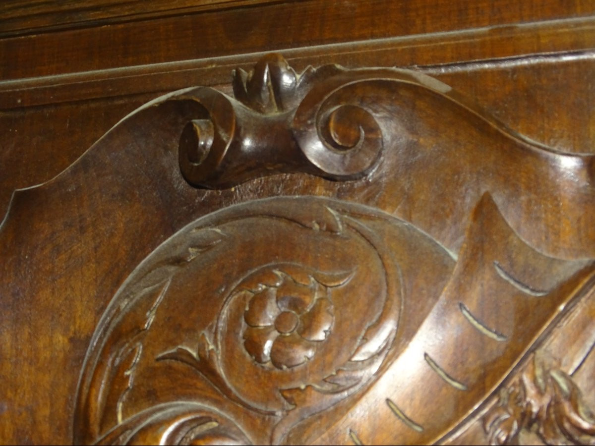 belle porte en noyer a décor de buste de homme coiffé époque XIXème-photo-3