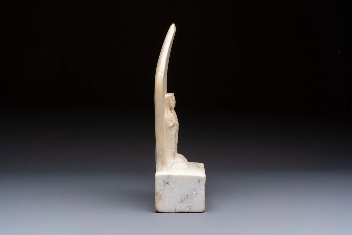 White Marble Stele, Northern Qi Dynasty, Pair Of Bodhisattvas Avalokiteśvara, 6th Century-photo-2