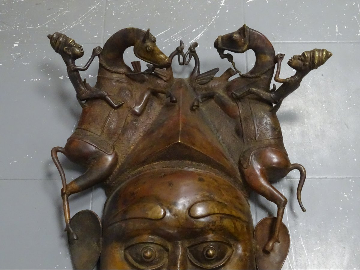 Grand masque Bamoun en bronze, cameroun, 87 cm-photo-3