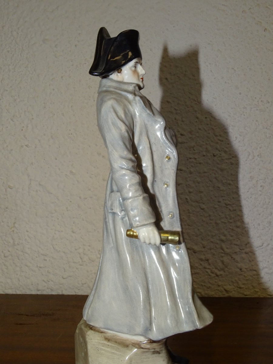 figurine Napoléon en porcelaine voir marque-photo-1