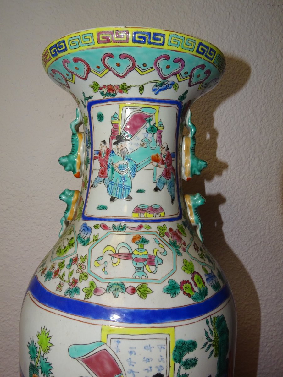 Pair Of Large Famille Rose Porcelain Vases, Qianlong Qing Dynasty, 1736-1795-photo-1