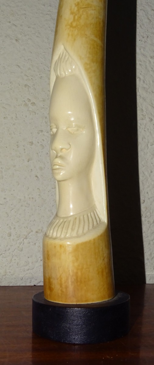 African Ivory Sculpture, Early 20th Century, 40 Cm
