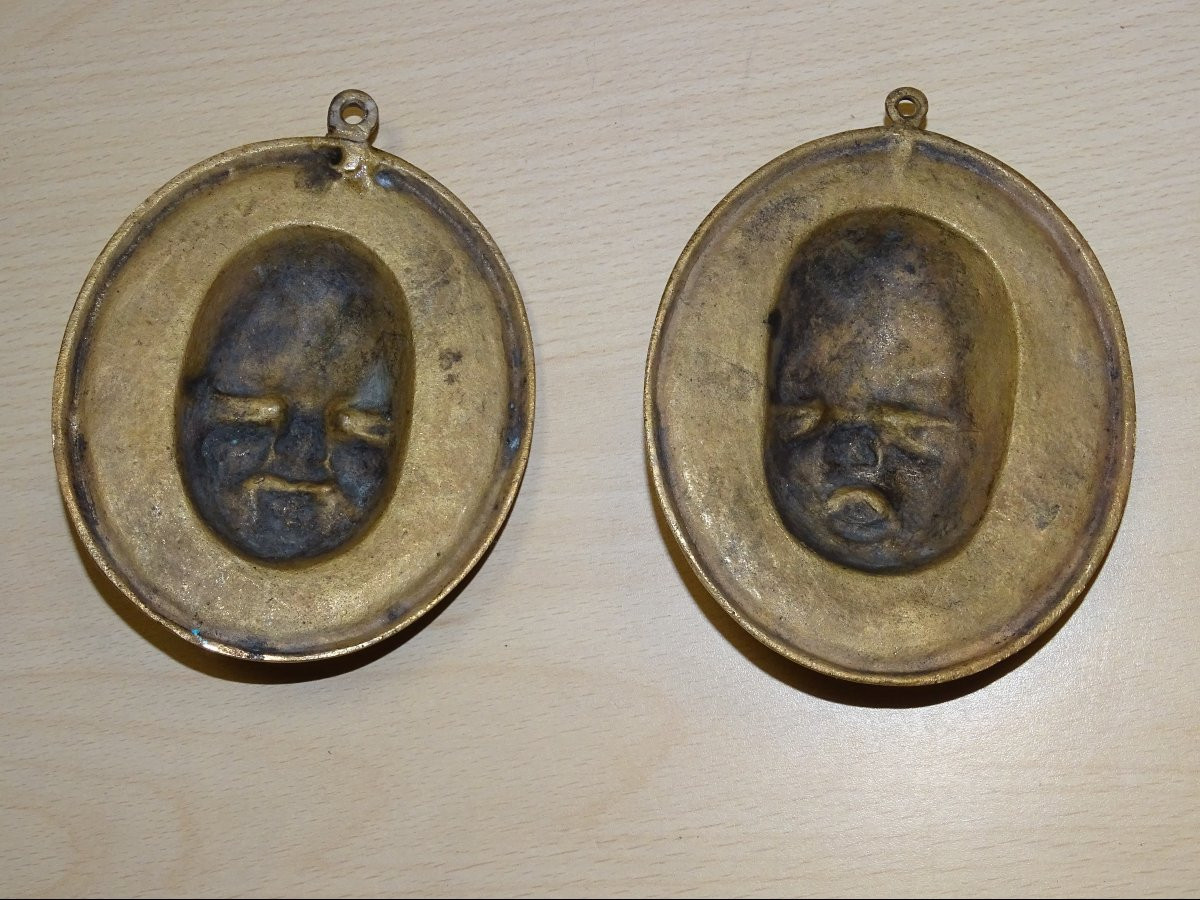 Paire de médaillons murals en bronze « Jean qui rit, Jean qui pleure », XIXᵉ siècle-photo-2