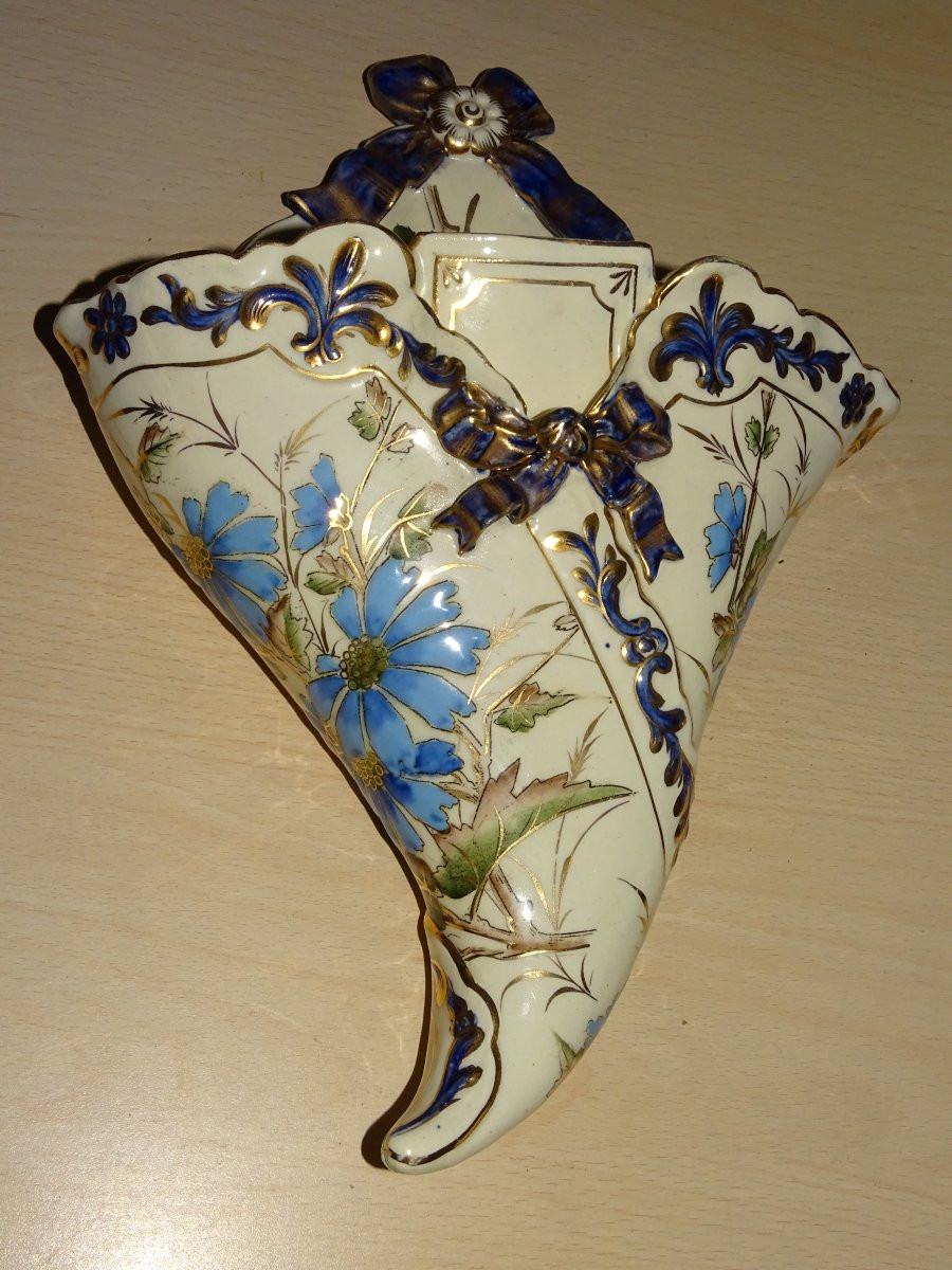 KELLER & GUERIN, Bouquetière murale en faïence de lunéville Début XX eme-photo-2