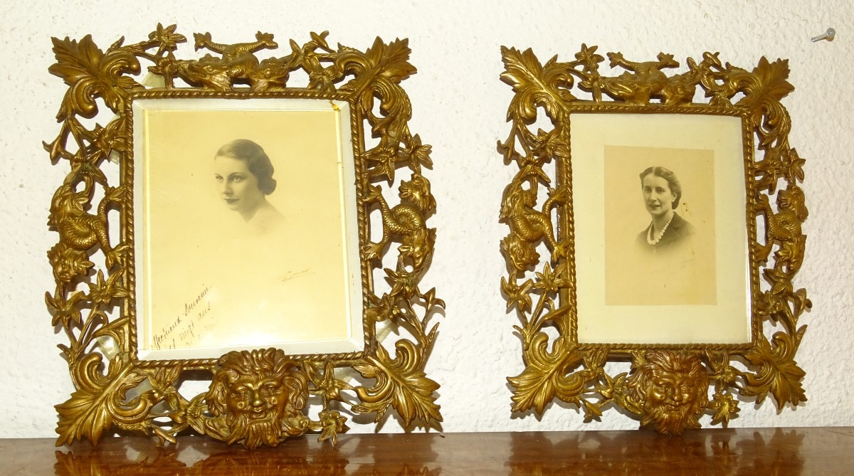 paire de cadres photos en bronze a décor de bacchus et dauphins, XIXème, 3kg