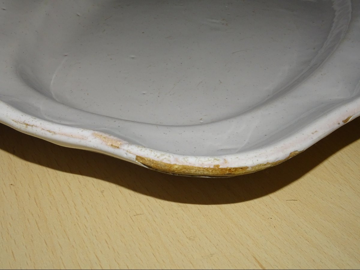 Plat blanc en faïence de MOUSTIERS ou VARAGES XVIIIeme, belle taille-photo-2