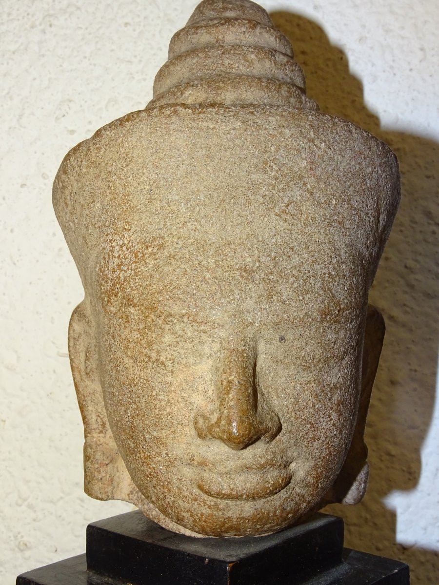 Cambodia, Former Khmer Empire, 12th-13th Century, Stoneware Divinity Head-photo-2