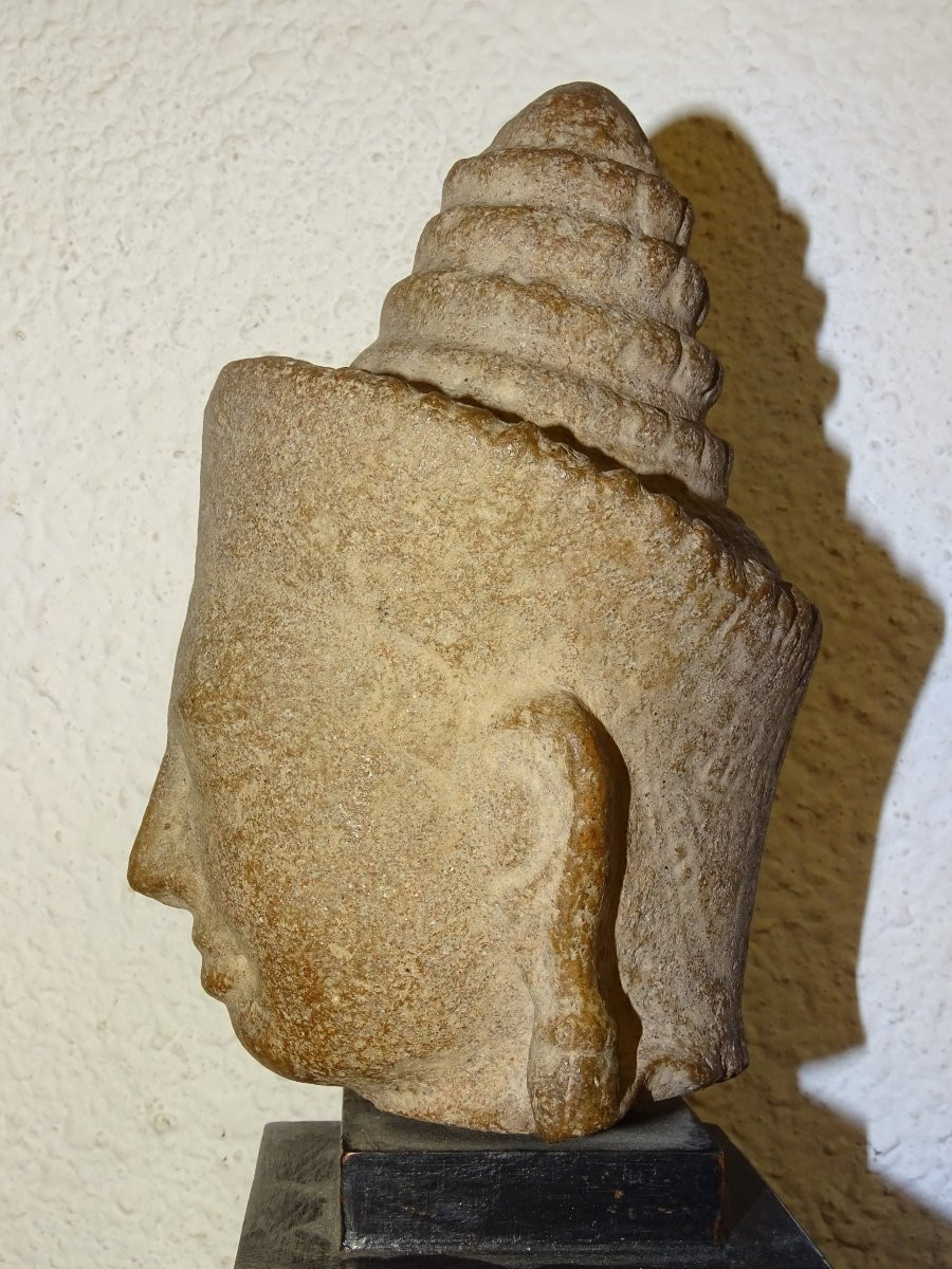 Cambodia, Former Khmer Empire, 12th-13th Century, Stoneware Divinity Head-photo-3