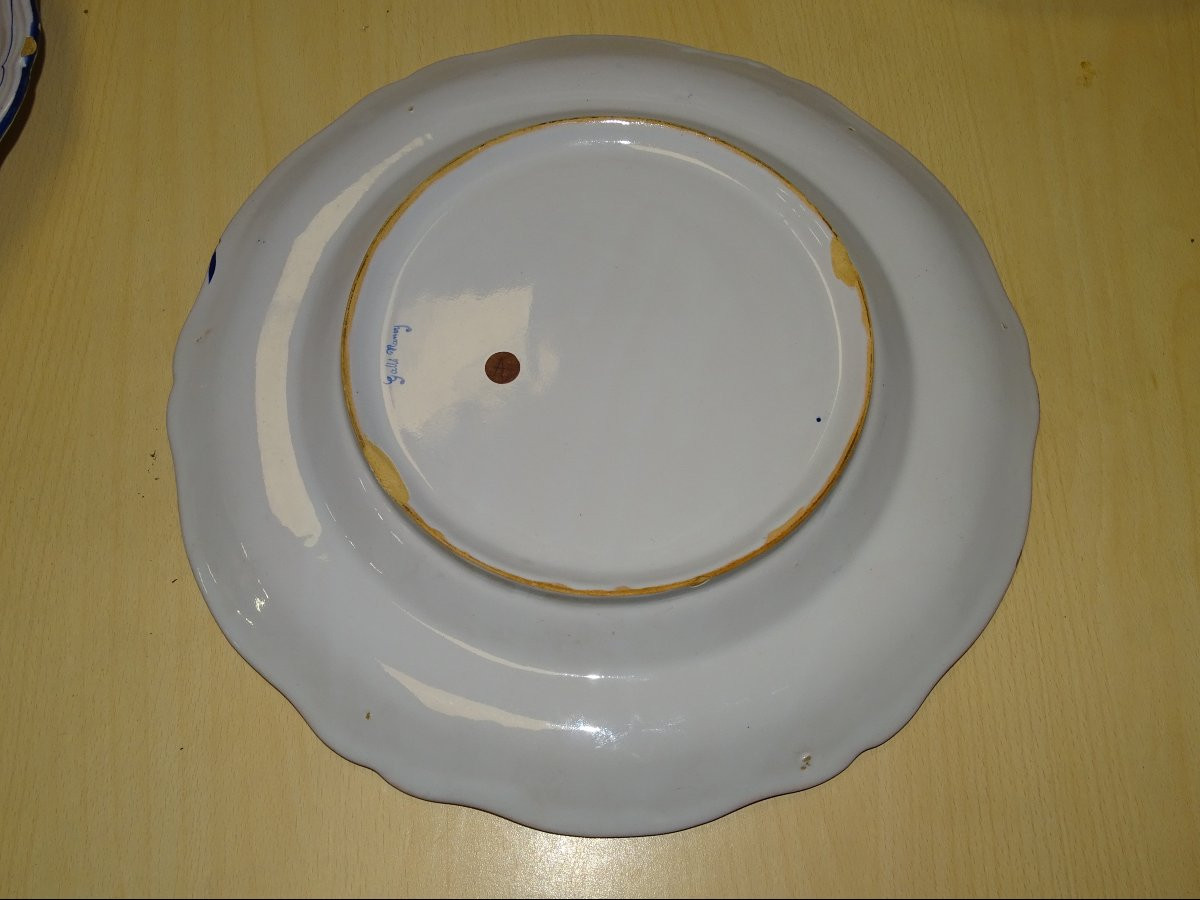 Emile Gallé, Suite Of 3 Earthenware Dishes With Coat Of Arms, 32.5 Cm-photo-3