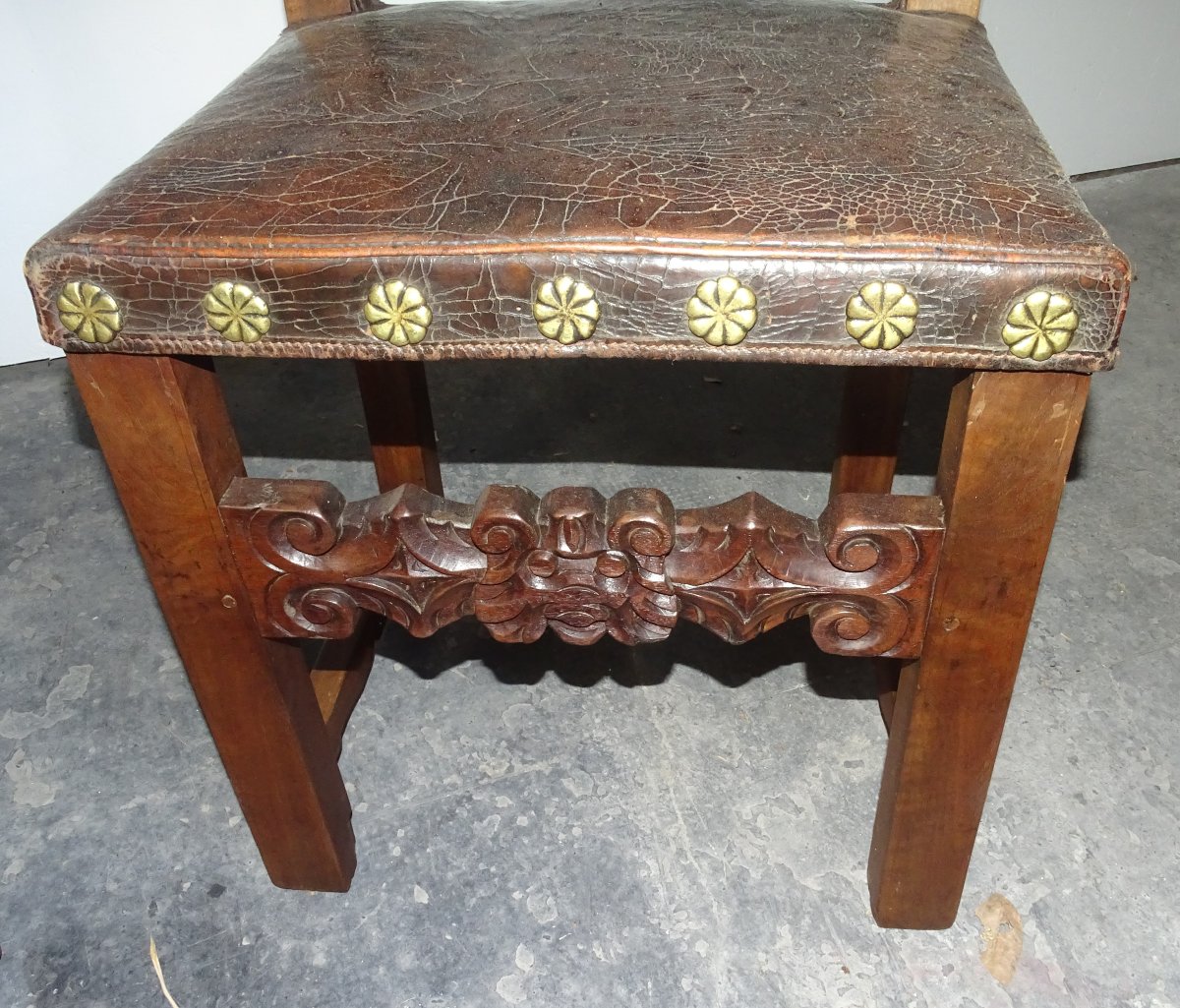 paire de chaises louis XIII renaissance d'époque XVIIème, cuir et clous bronze-photo-3