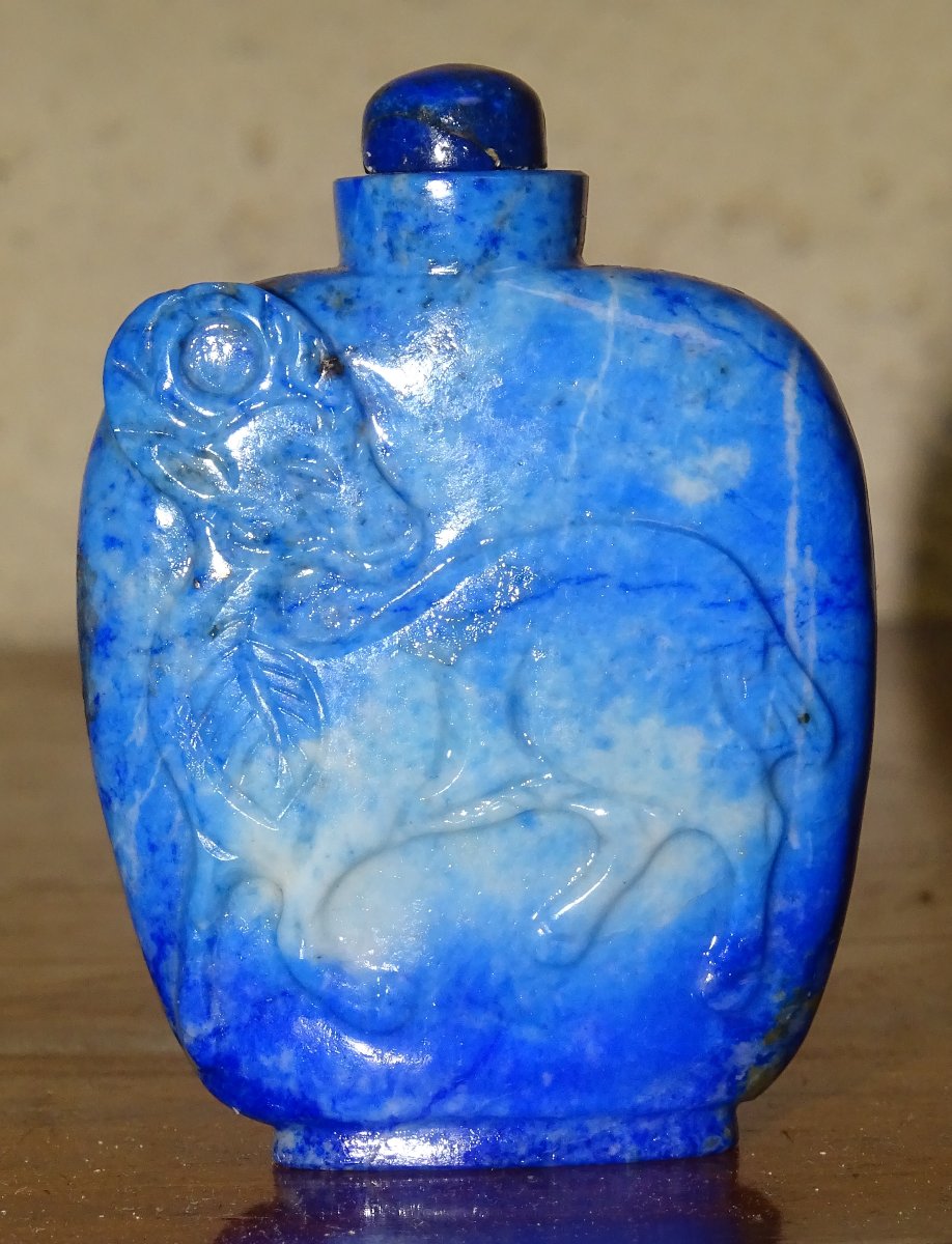 Tabatière ou FLACON À TABAC EN SODALITE BLEUE CHINOISE , XIXe Siècle-photo-2